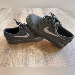 Black Nike Stefan Janoksi Shoes